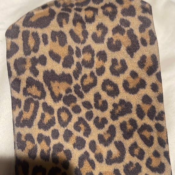 New Guess Marciano Stretch Leopard Animal Print Hosiery Panty Hose XS S - Picture 2 of 7